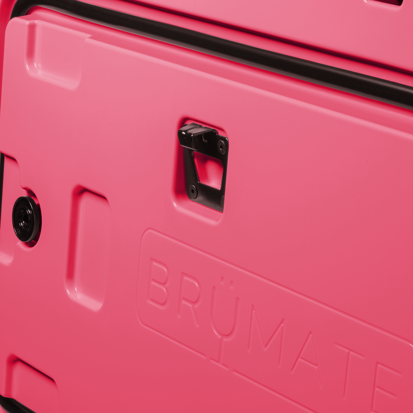 brutank-z2 brutank-55qt-neonpink-bottle-opener.png